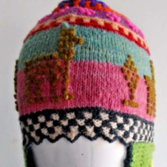 Accessories - Peruvian ceremonial Andean chullo woven in sheep wool